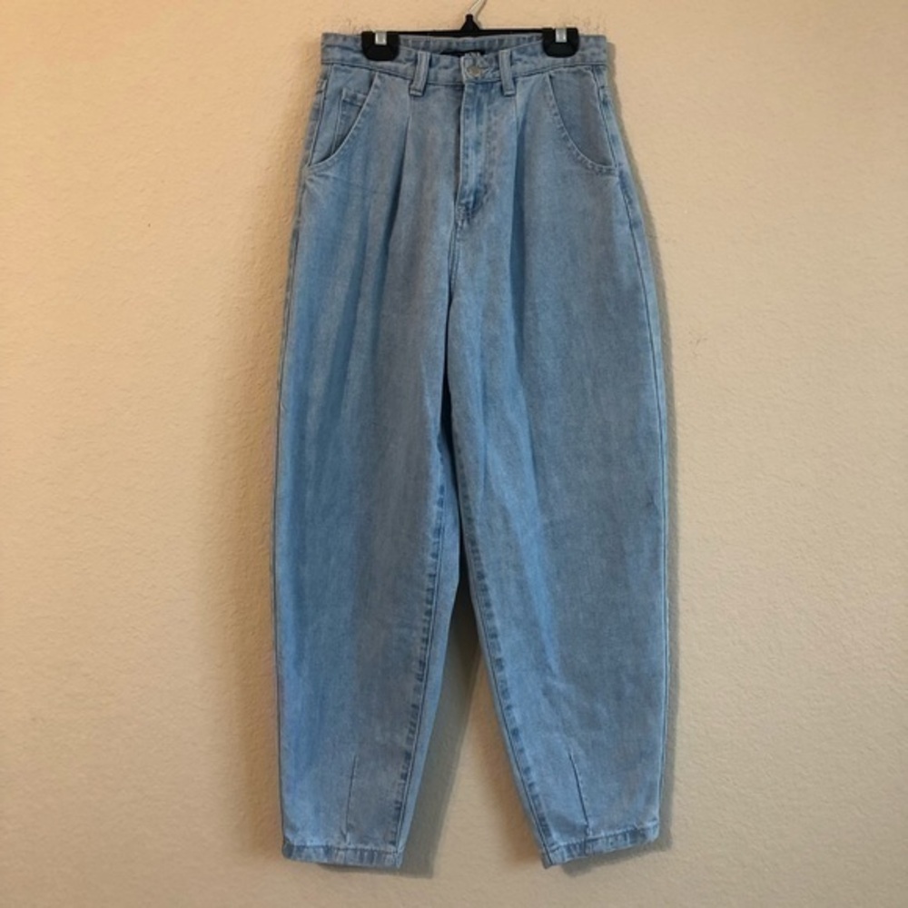 Fashion Nova Jeans Light Blue Wash Pleated Tapered Bottom High Waisted Mom Jeans